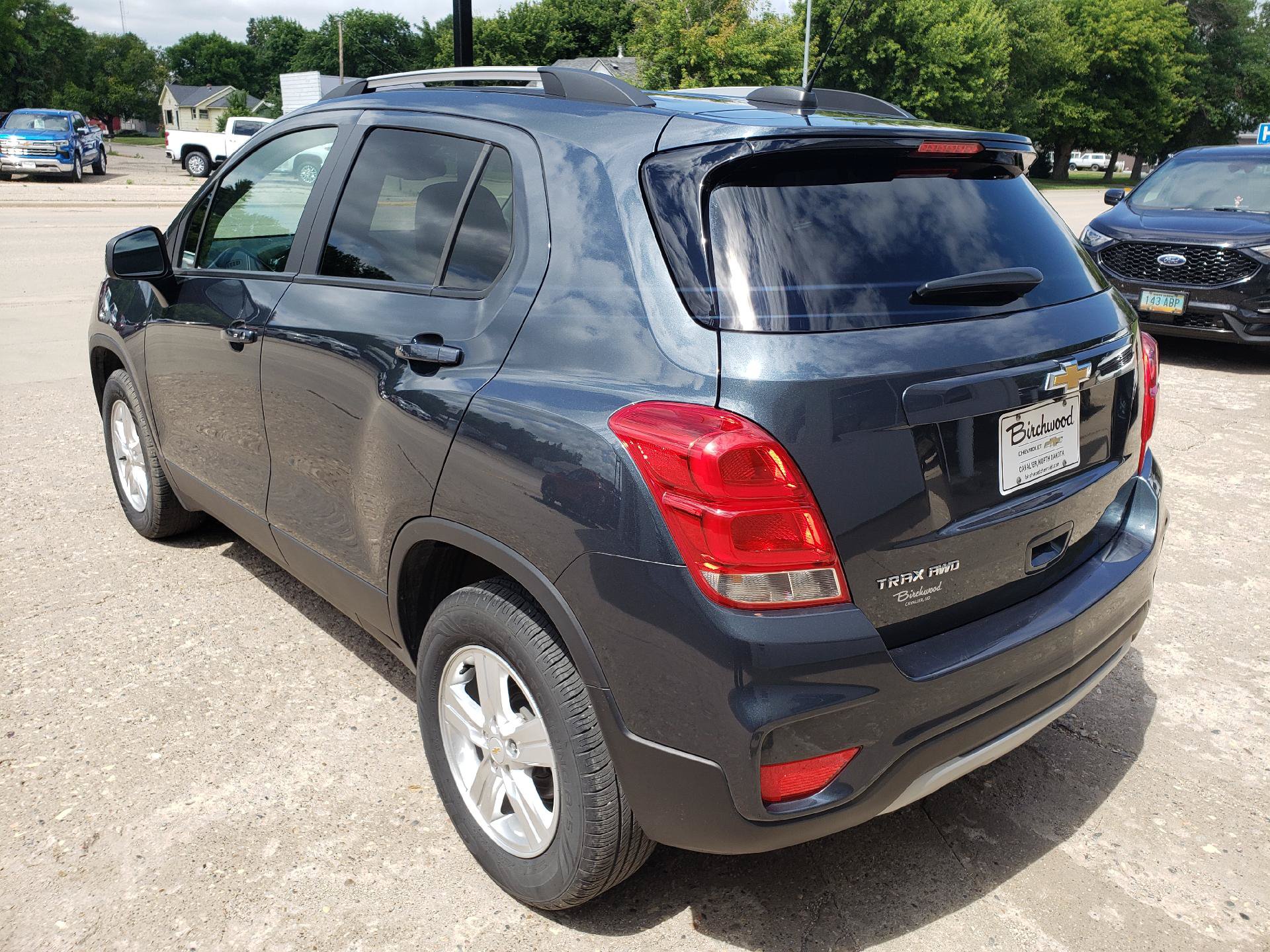 Used 2021 Chevrolet Trax LT w/ LT Convenience Package AWD/4WD image 8