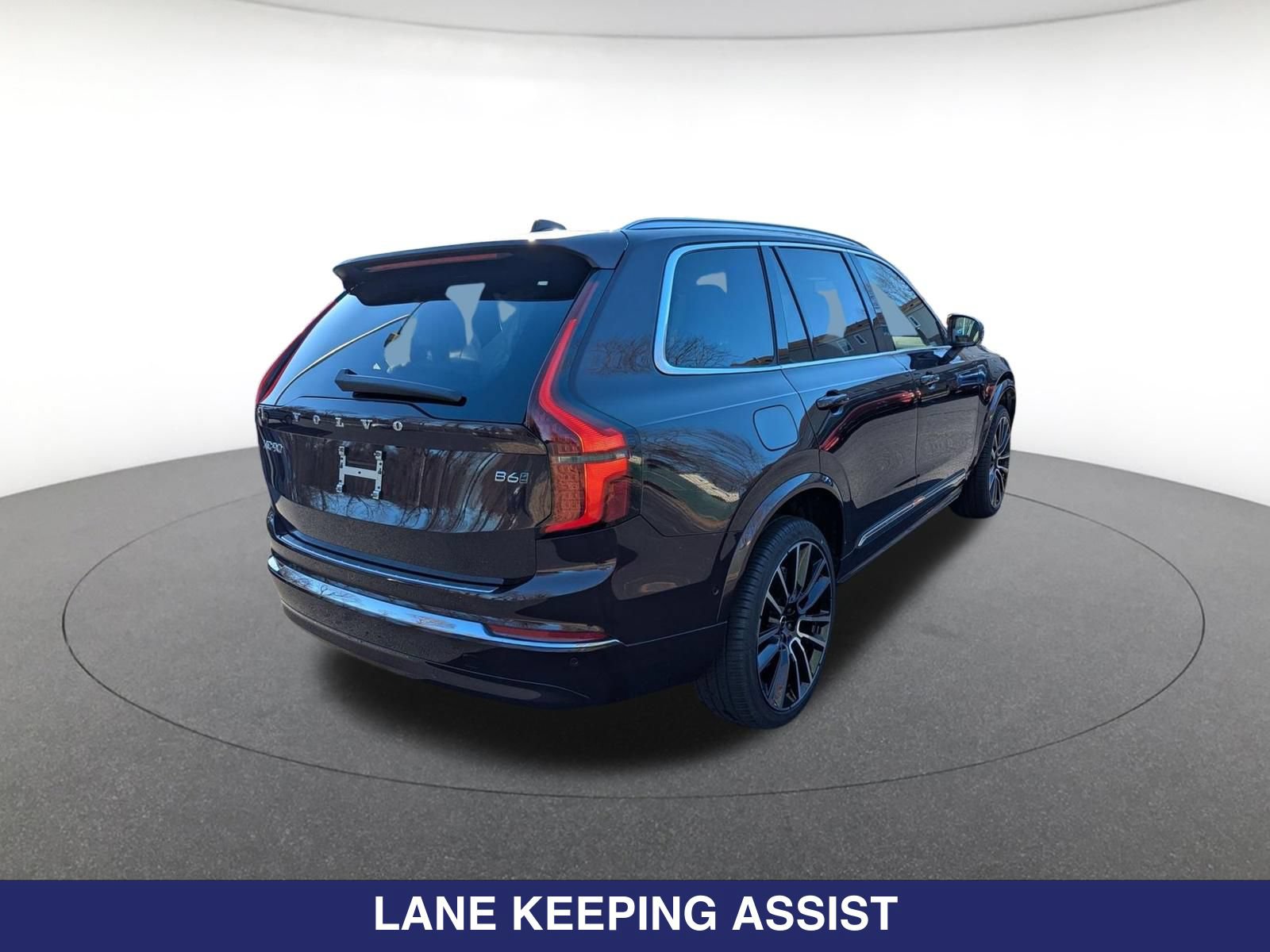 New 2026 Volvo XC90 B6 Plus w/ Protection Package Premier AWD/4WD image 5