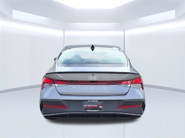 Used 2026 Hyundai Elantra Sport FWD image 7