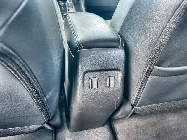 Used 2023 Nissan Kicks SR w/ SR Premium Package FWD image 20