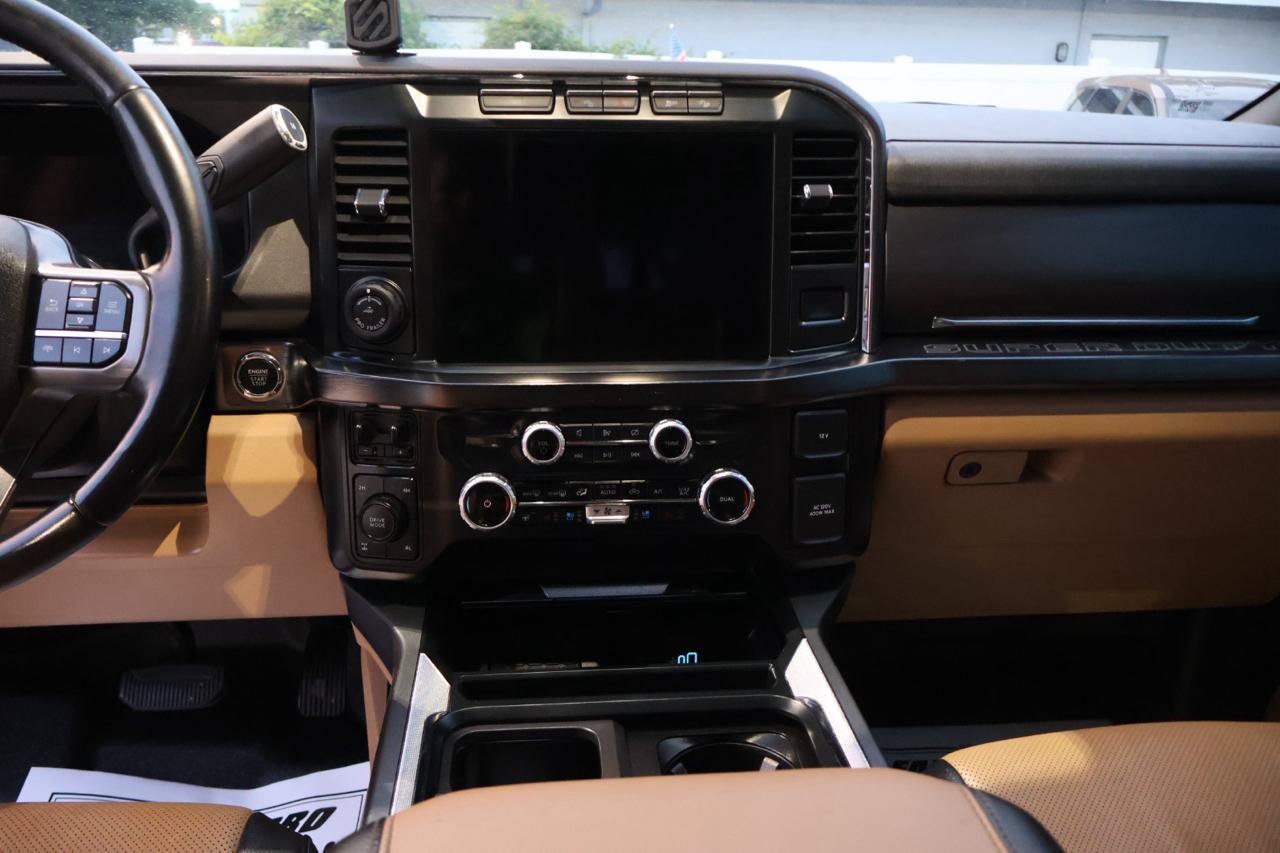 Used 2023 Ford F350 Lariat w/ Lariat Ultimate Package AWD/4WD image 16