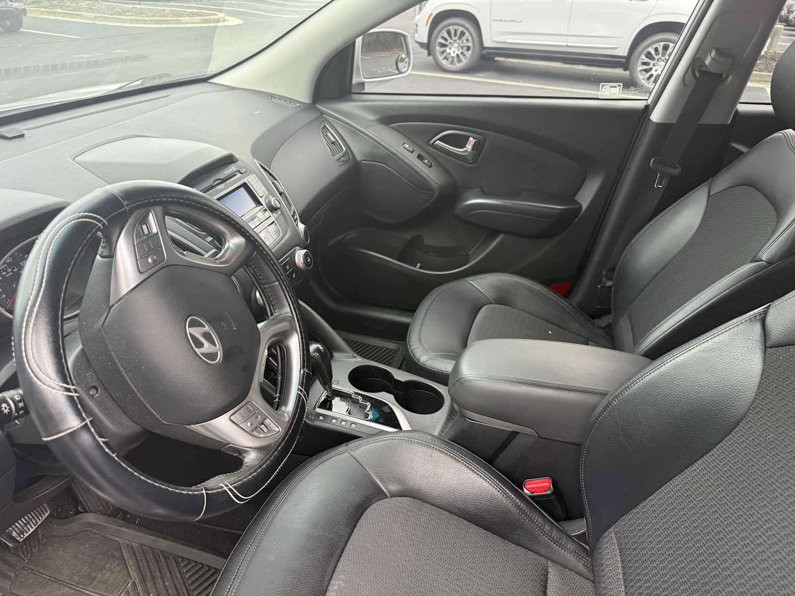 Used 2011 Hyundai Tucson GLS FWD image 11