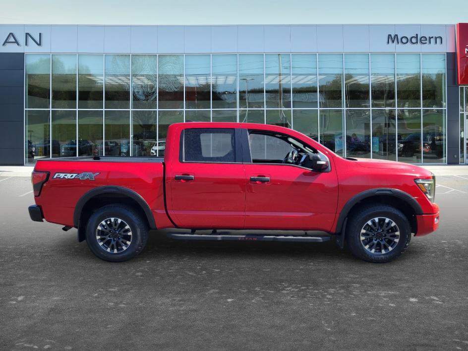 Used 2022 Nissan Titan PRO-4X w/ Pro-4x Convenience Package image 4