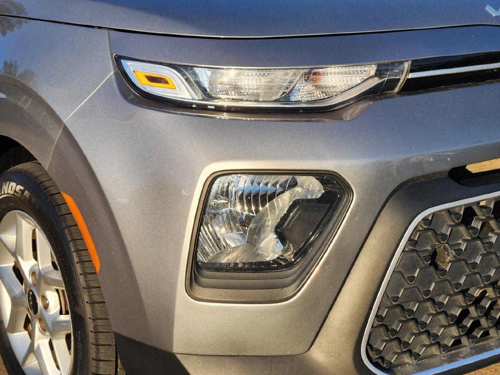 Used 2022 Kia Soul LX w/ Technology Package FWD image 6