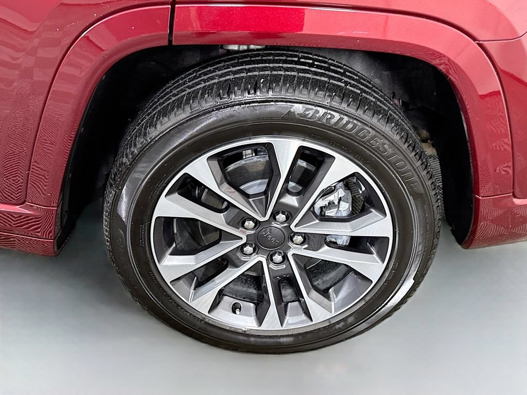 Used 2022 Jeep Grand Cherokee Overland AWD/4WD image 39