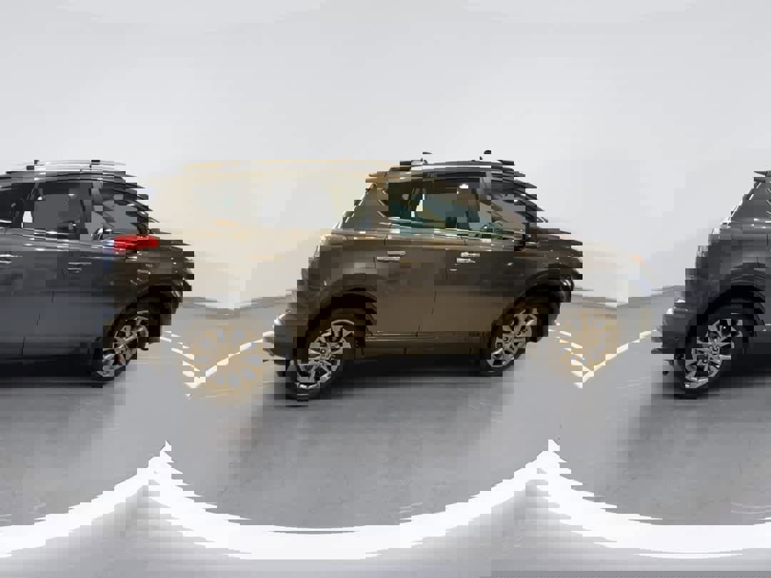 Used 2016 Toyota RAV4 Limited w/ Advanced Technology Package image 9