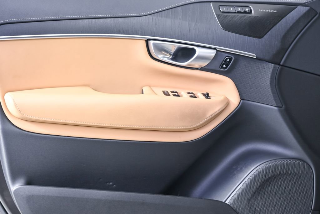 Certified 2024 Volvo XC90 T8 Ultimate AWD/4WD image 8