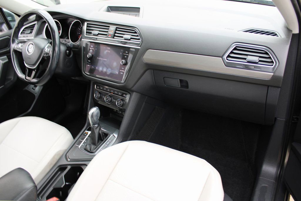 Used 2018 Volkswagen Tiguan SEL image 27