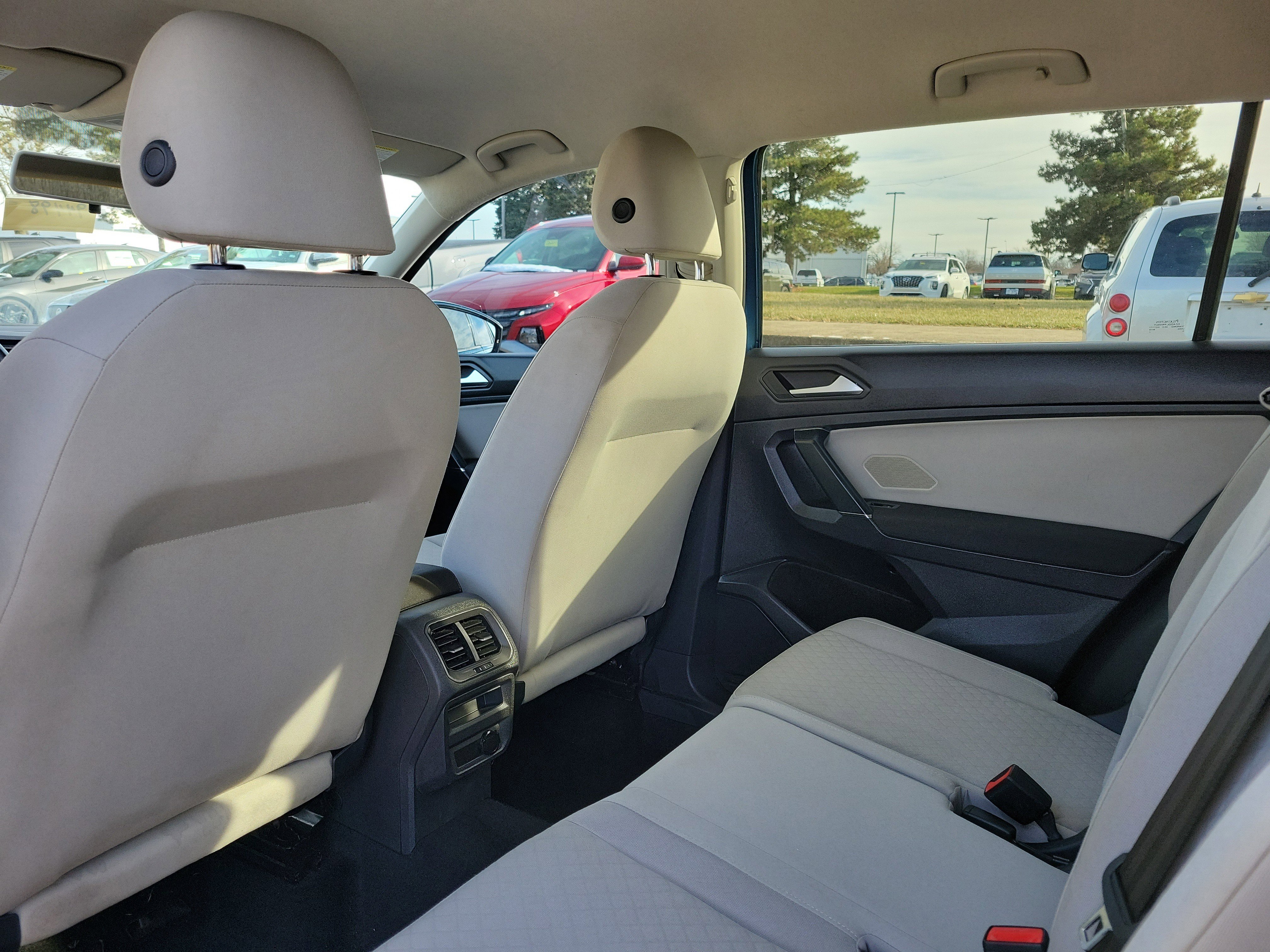 Used 2020 Volkswagen Tiguan S image 14