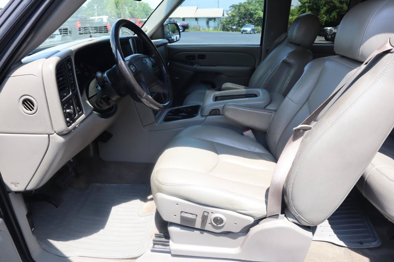 Used 2006 Chevrolet Silverado 1500 LT w/ Onstar Plus Package AWD/4WD image 14