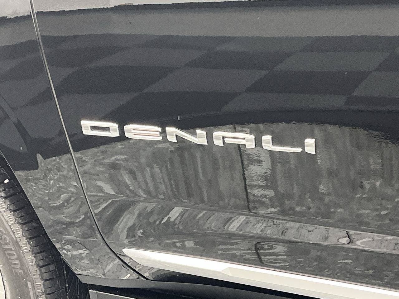 Certified 2025 GMC Yukon Denali w/ Sun & Power Step Package AWD/4WD image 37
