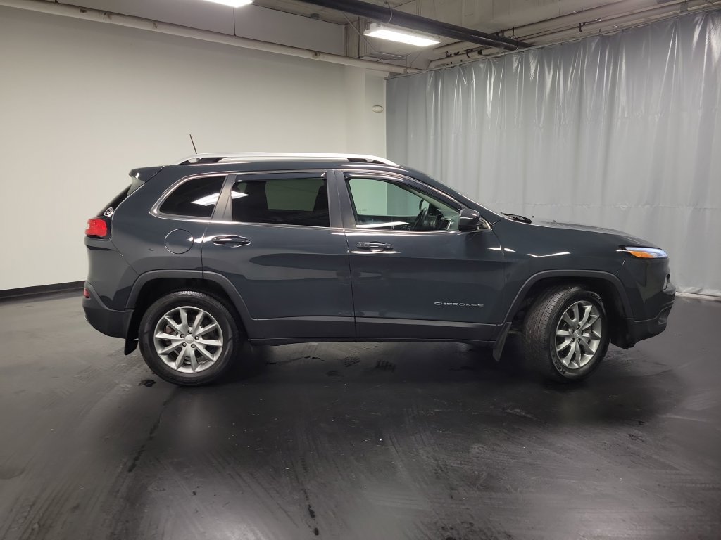 Used 2018 Jeep Cherokee Limited AWD/4WD image 10