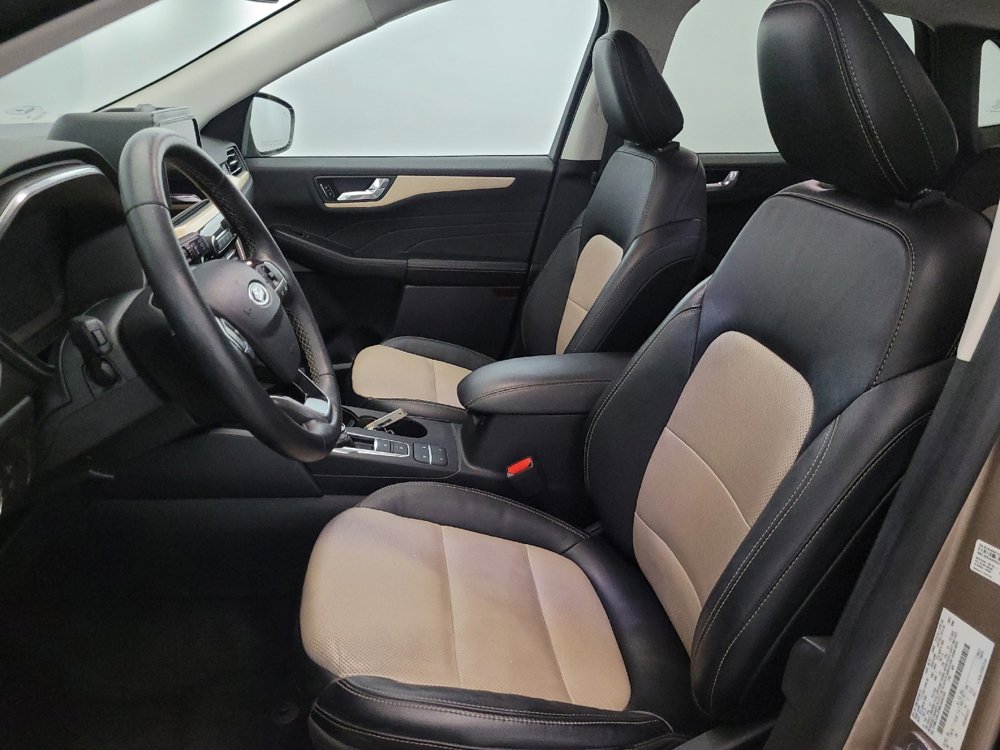 Used 2021 Ford Escape Titanium w/ Titanium Premium Package FWD image 17
