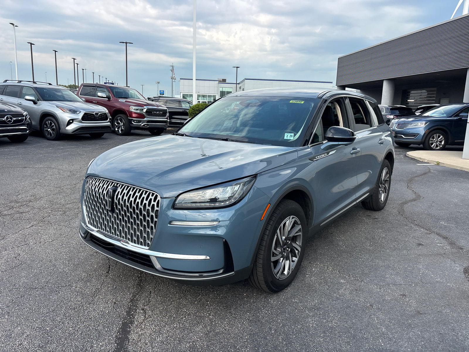 Used 2024 Lincoln Corsair AWD w/ Equipment Group 101A image 3