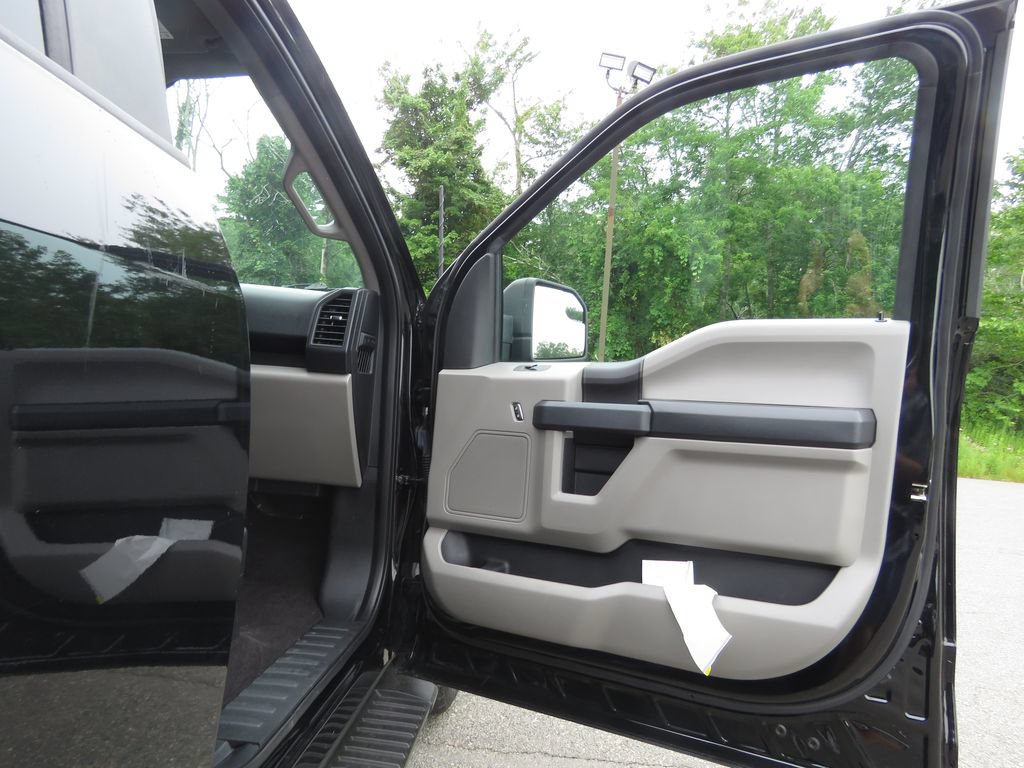 Used 2018 Ford F150 XL w/ Equipment Group 101A Mid AWD/4WD image 12