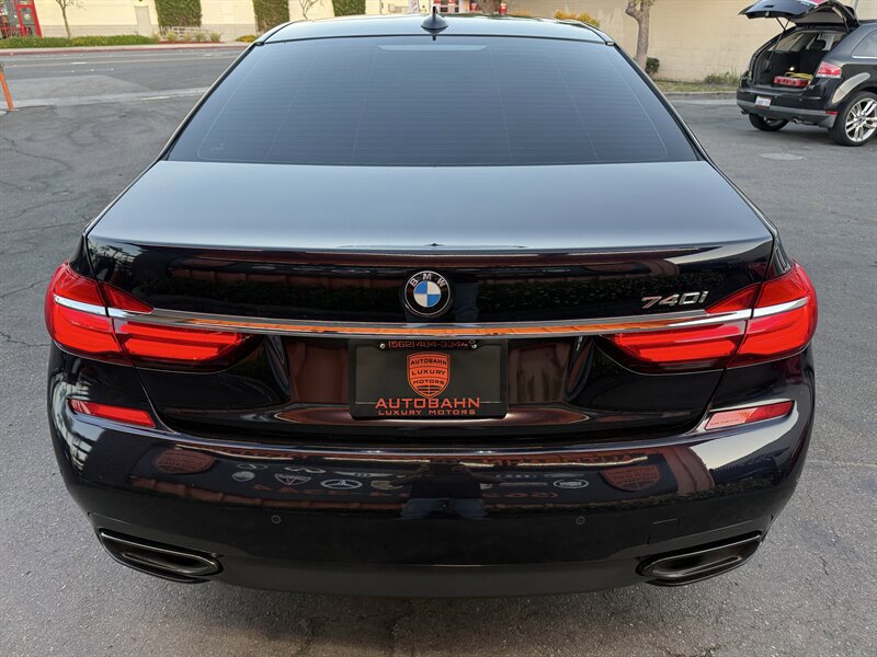 Used 2017 BMW 740i RWD image 11