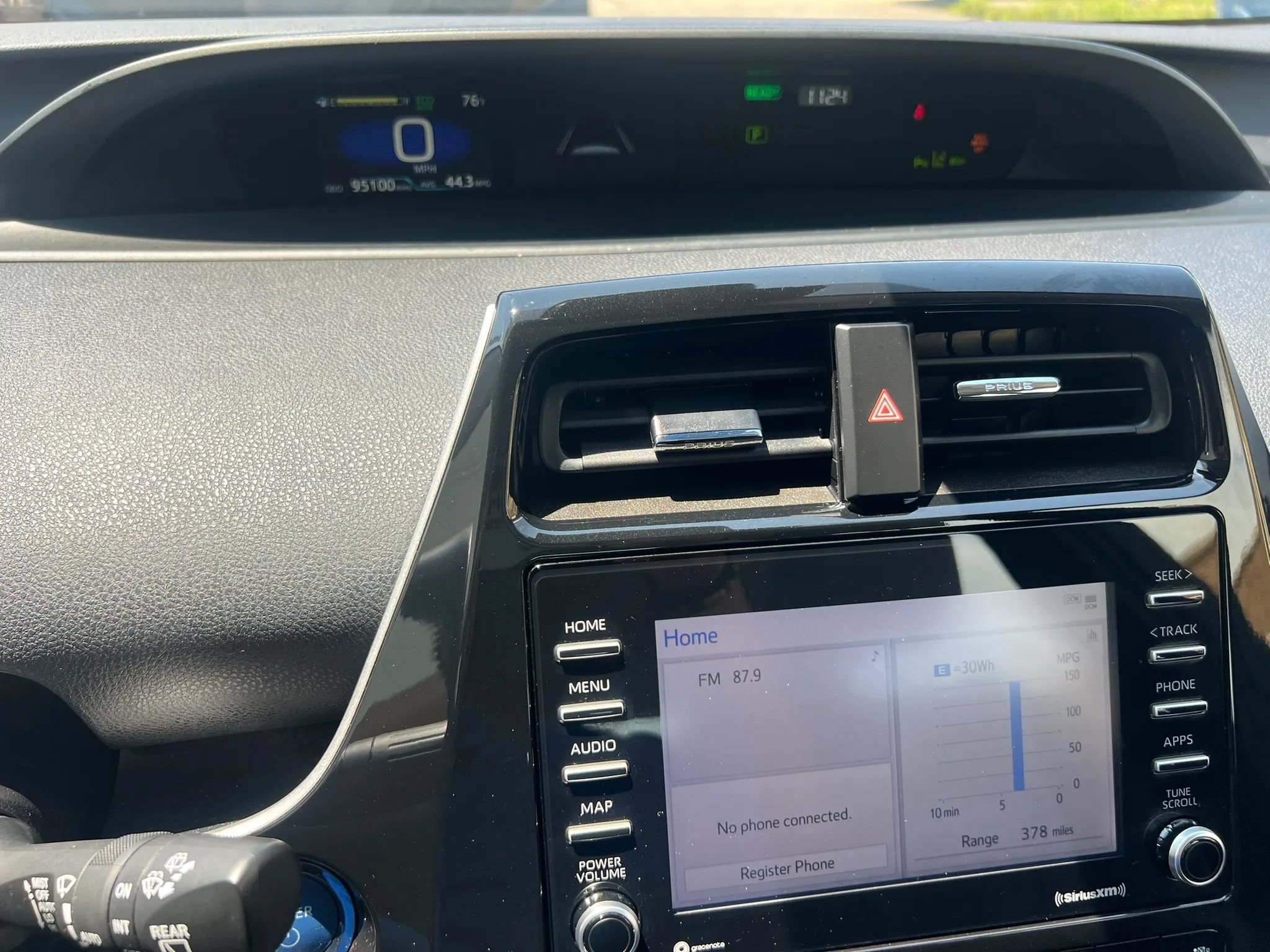 Used 2022 Toyota Prius XLE FWD image 19