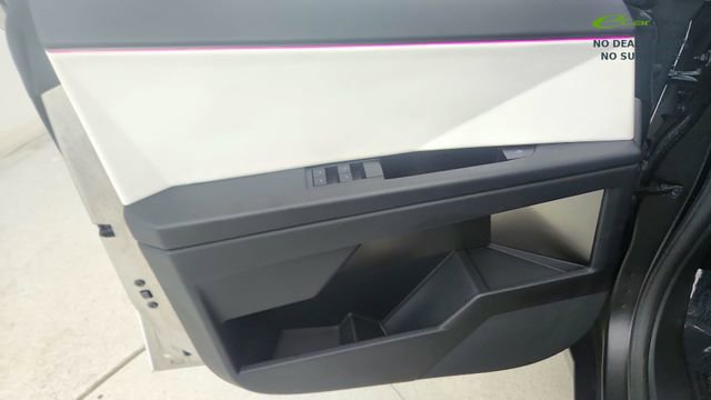 Used 2024 Tesla Cybertruck AWD Crew Cab image 33