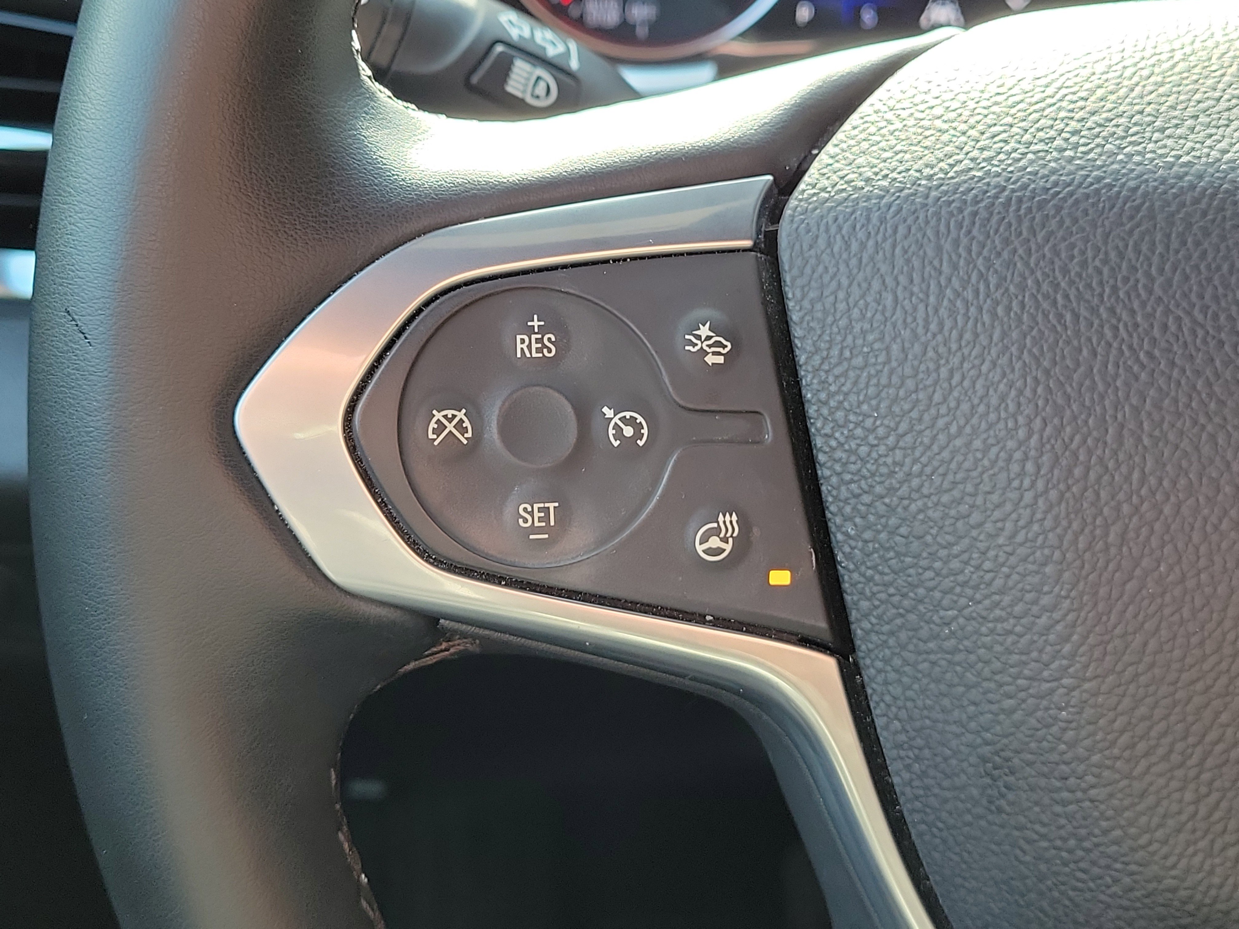 Used 2023 Chevrolet Traverse Premier w/ Redline Edition image 20