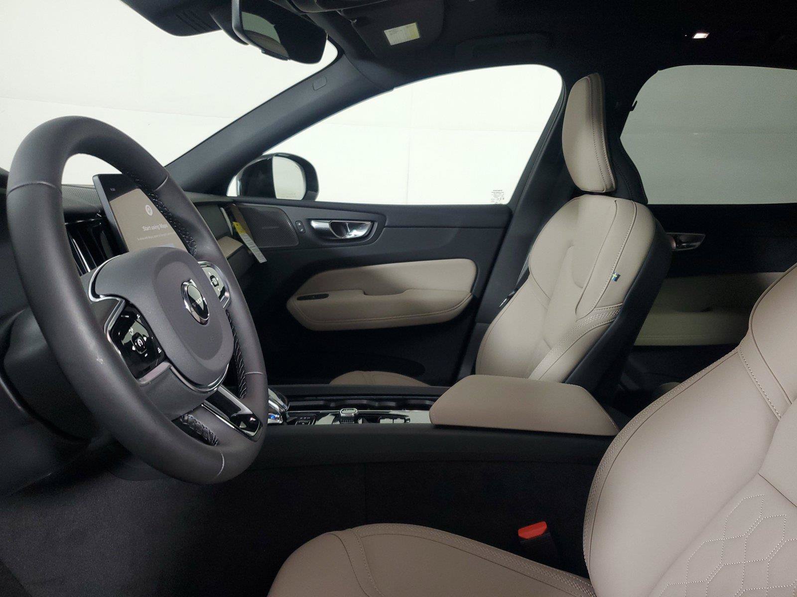 New 2027 Volvo XC60 B5 Plus AWD/4WD image 22