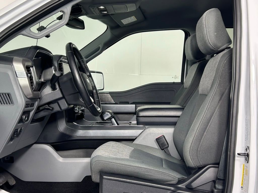 Used 2022 Ford F150 Lightning XLT image 30