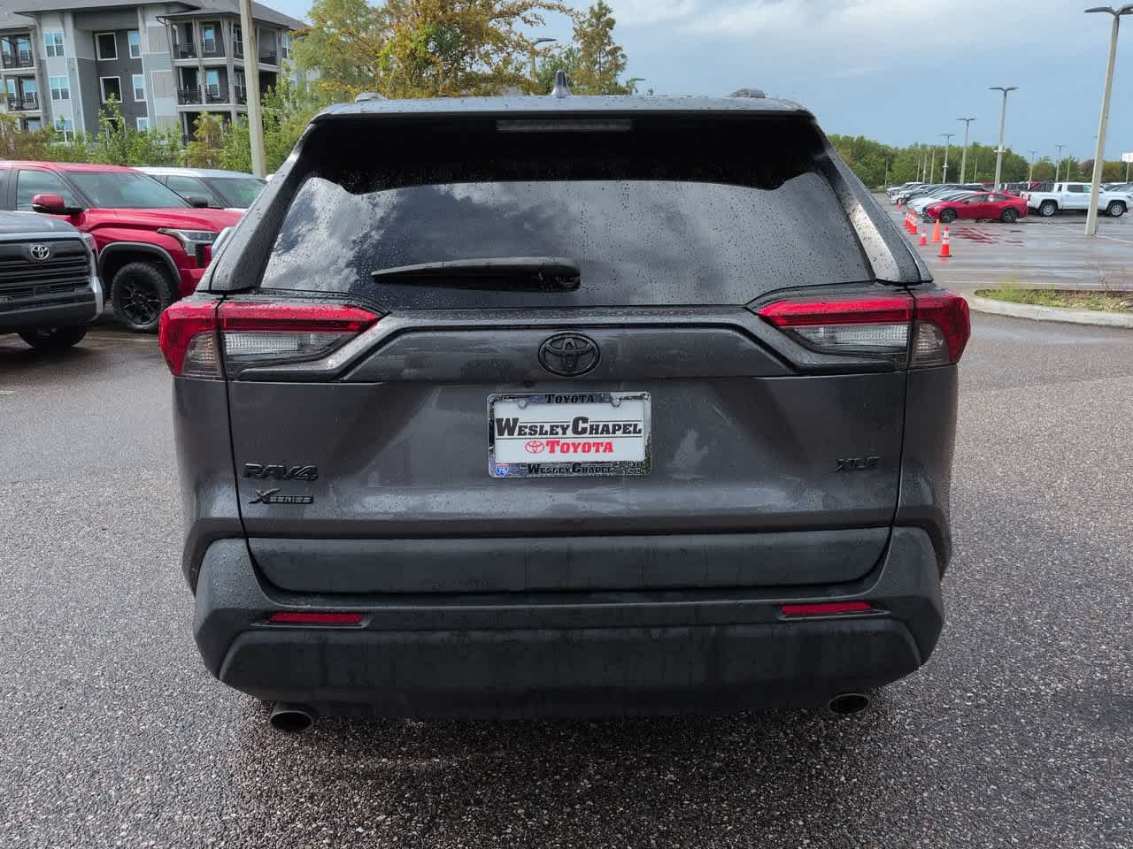 Used 2021 Toyota RAV4 XLE w/ Convenience Package FWD image 5