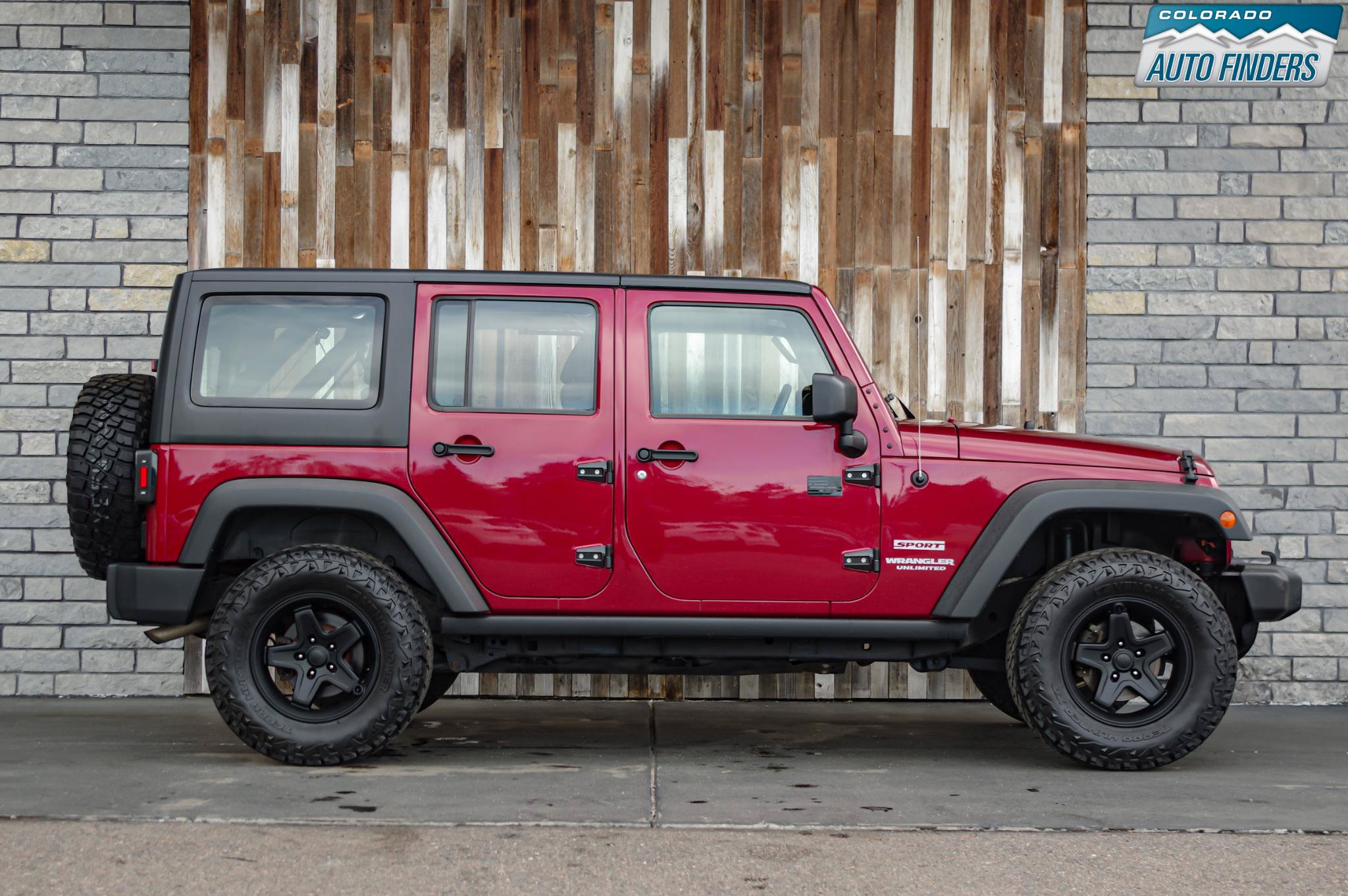 Used 2013 Jeep Wrangler Unlimited Sport w/ Max Tow Pkg AWD/4WD image 8