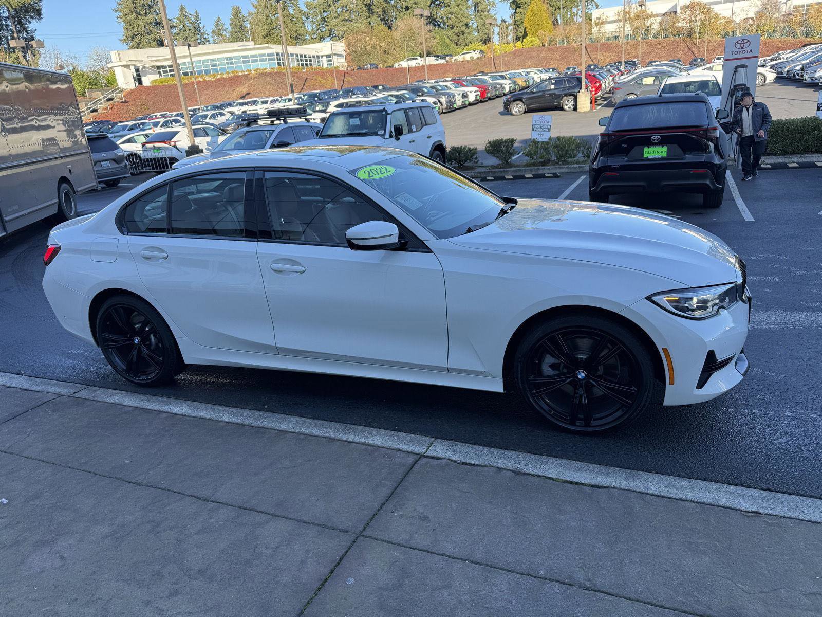 Used 2022 BMW 330i xDrive Sedan w/ Driving Assistance Package image 6