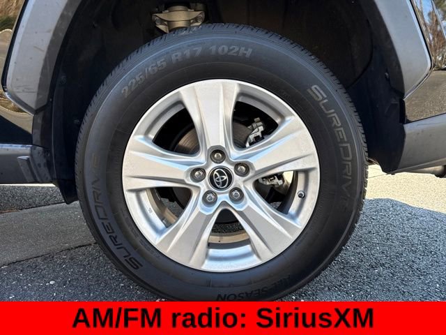 Used 2021 Toyota RAV4 LE image 11