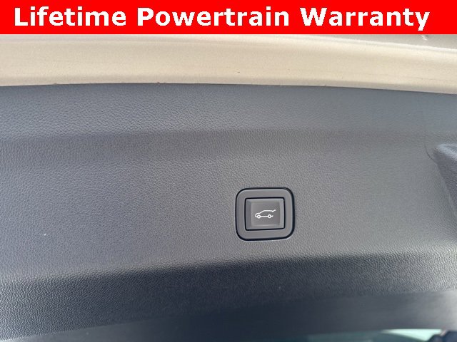 Used 2024 Chevrolet Suburban RST w/ Luxury Package image 28