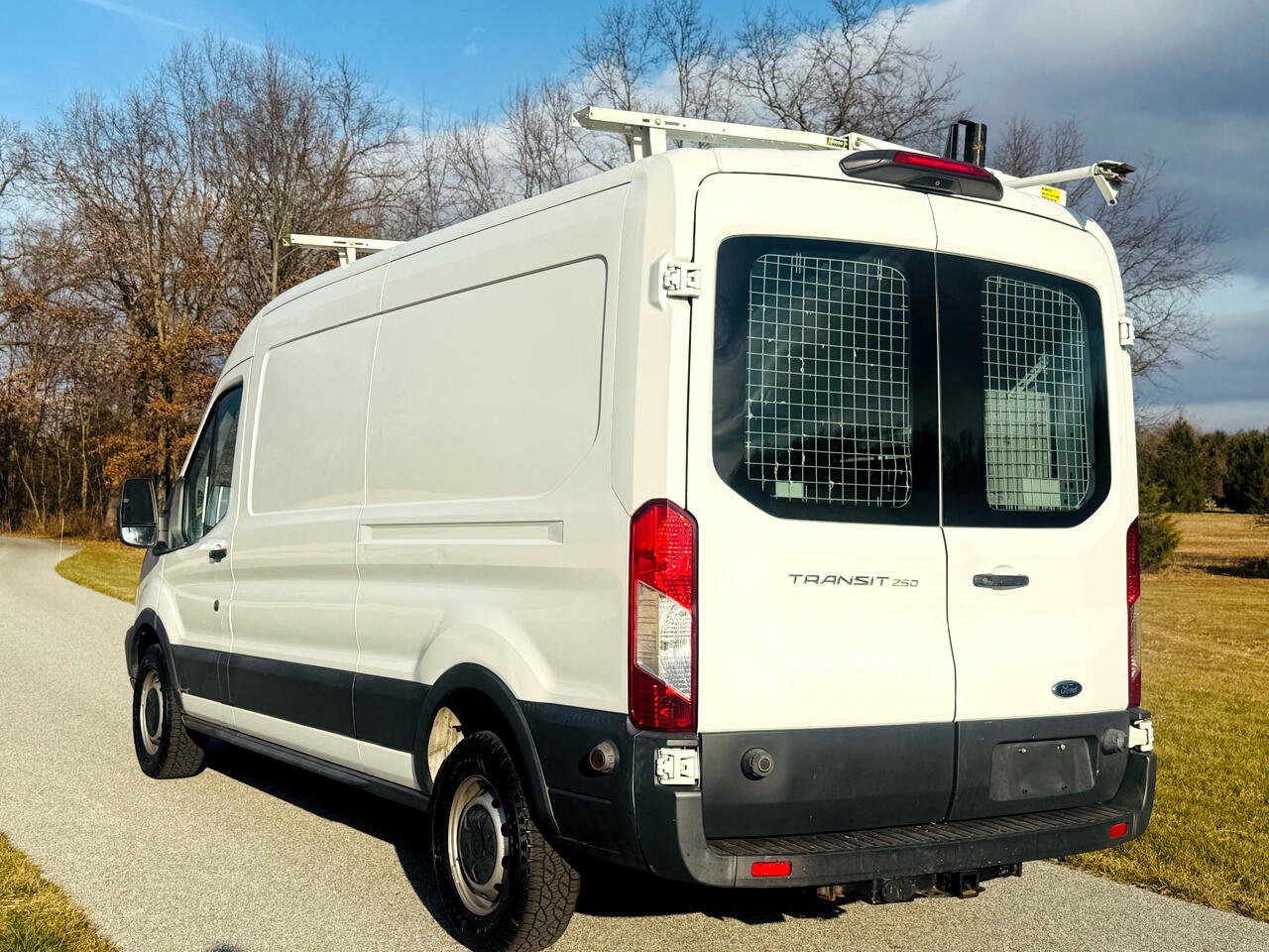 Used 2018 Ford Transit 250 148 Medium Roof image 4