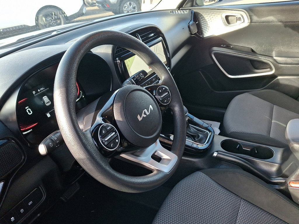 Used 2023 Kia Soul S image 27