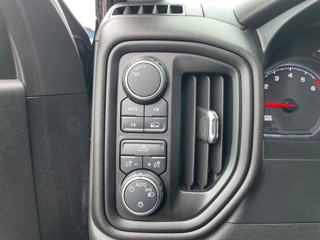 Used 2020 Chevrolet Silverado 1500 Custom w/ Custom Value Package image 22