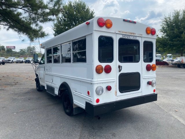 Used 2001 Chevrolet Express 3500 image 3