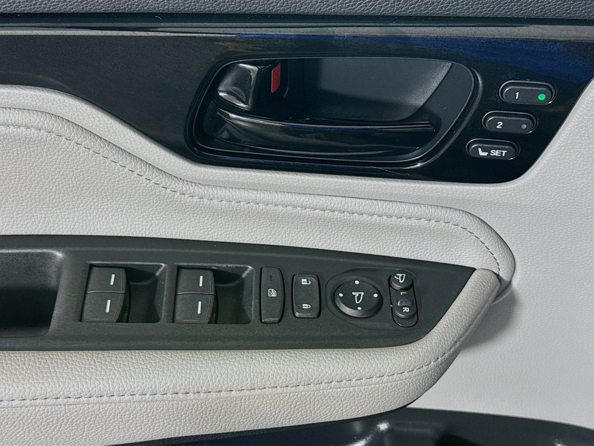 Used 2023 Honda Odyssey Elite image 24