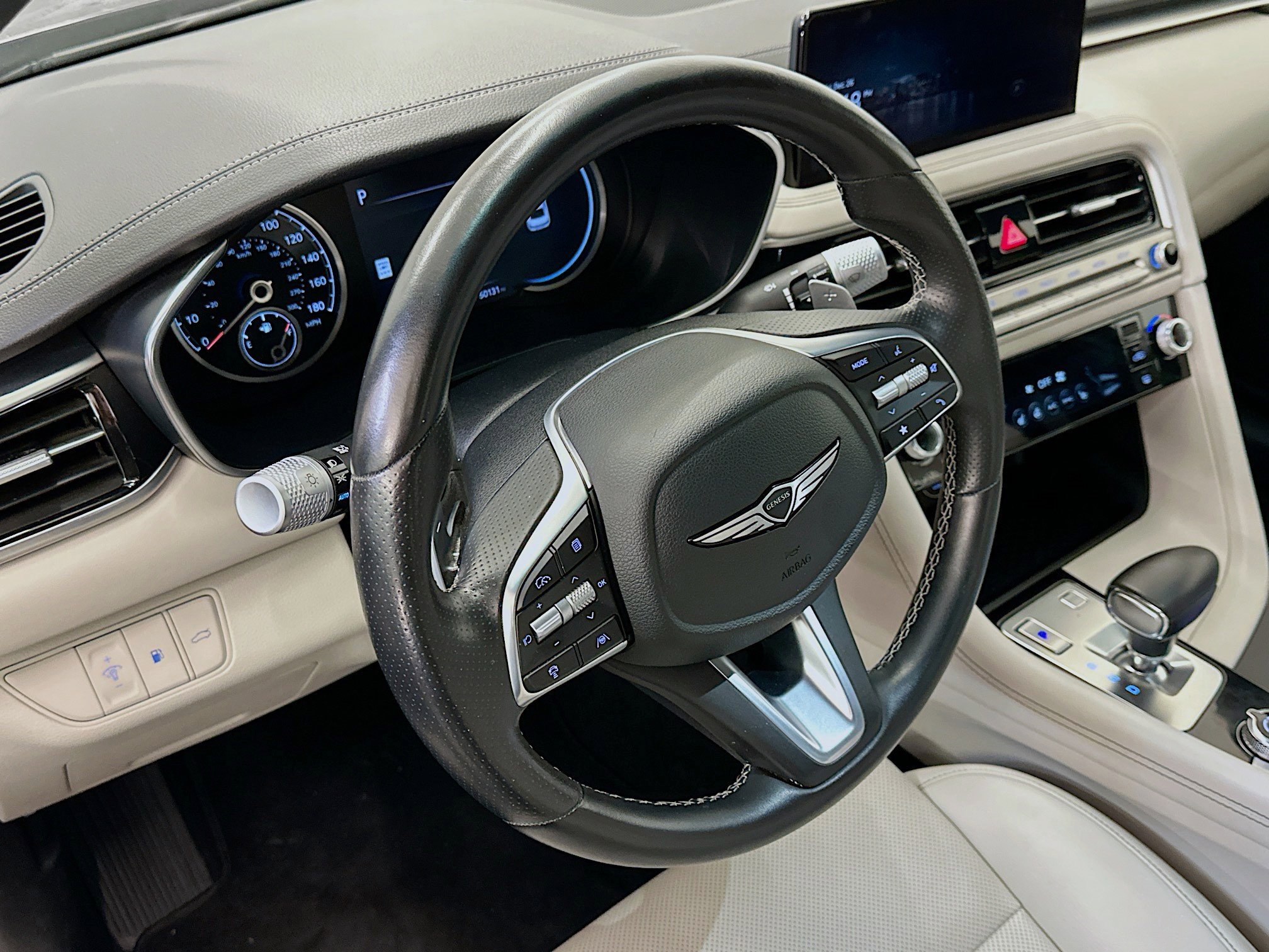 Used 2024 Genesis G70 2.5T image 18