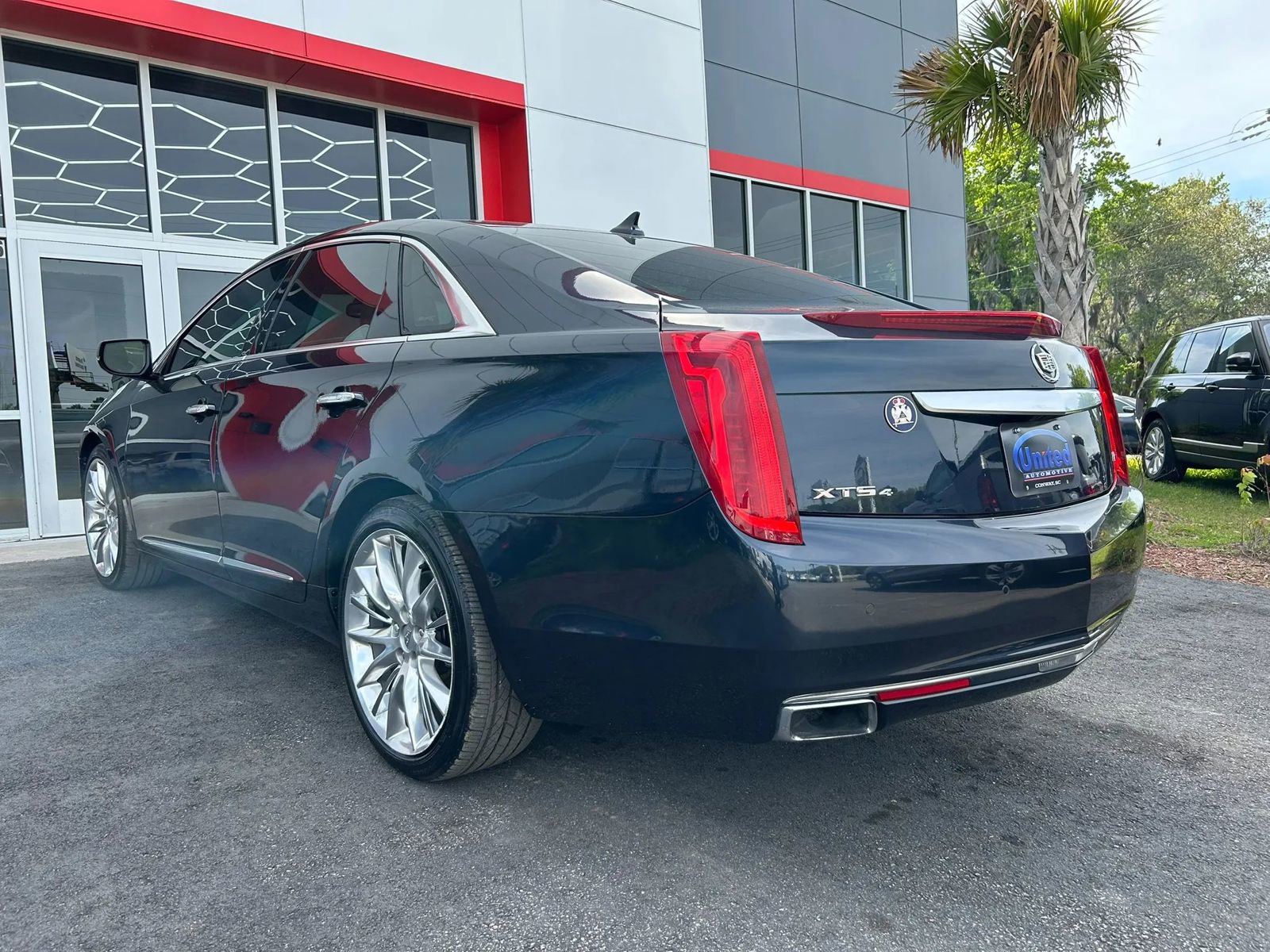 Used 2013 Cadillac XTS Platinum w/ Driver Assist Package AWD/4WD image 6