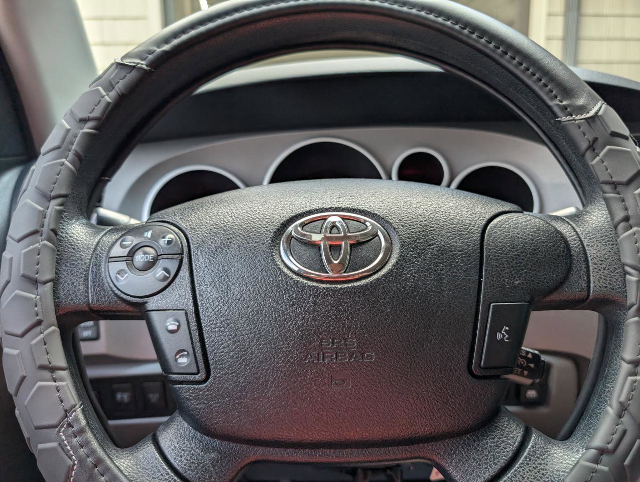 Used 2013 Toyota Tundra 4x4 CrewMax w/ TRD Off-Road Pkg image 14