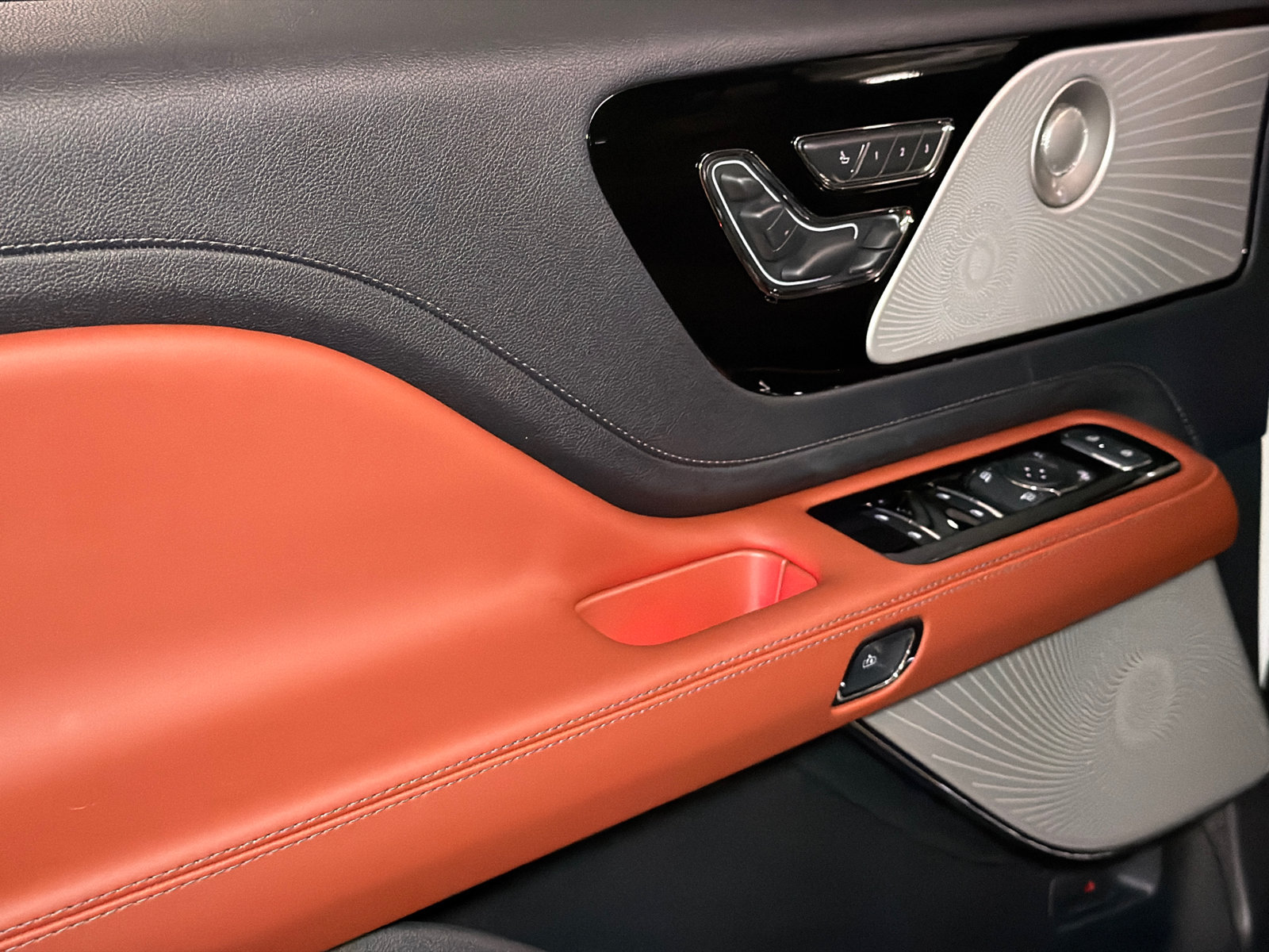 New 2027 Lincoln Aviator Reserve AWD/4WD image 21
