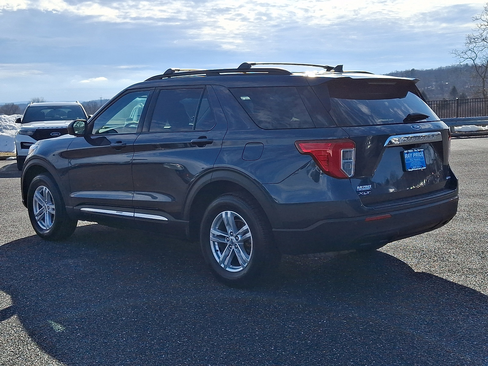 Certified 2023 Ford Explorer XLT AWD/4WD image 4