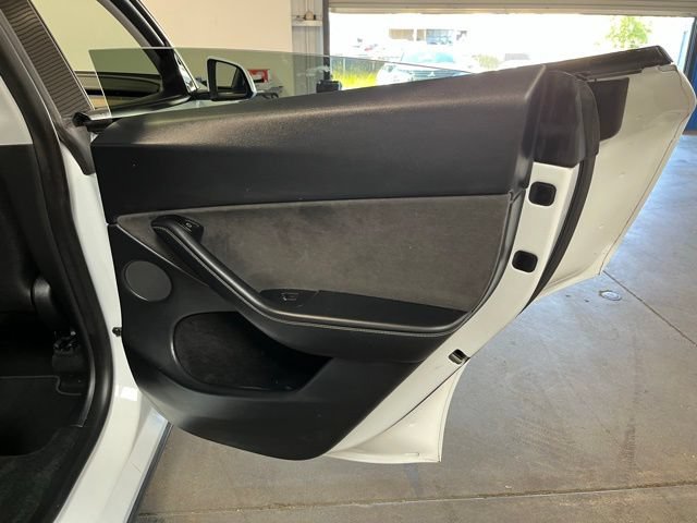 Used 2024 Tesla Model Y Long Range AWD/4WD image 15