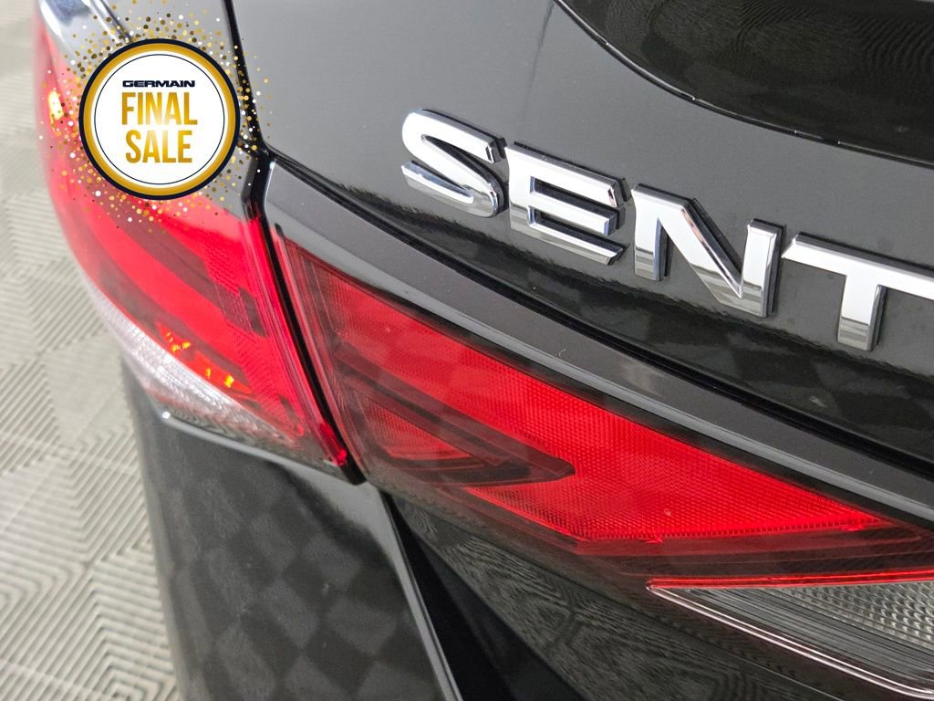 Used 2023 Nissan Sentra SR w/ SR Premium Package image 13