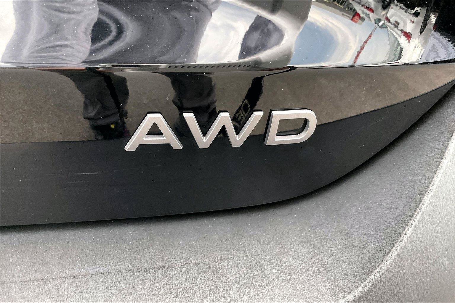 Certified 2025 Nissan Kicks SV AWD/4WD image 9