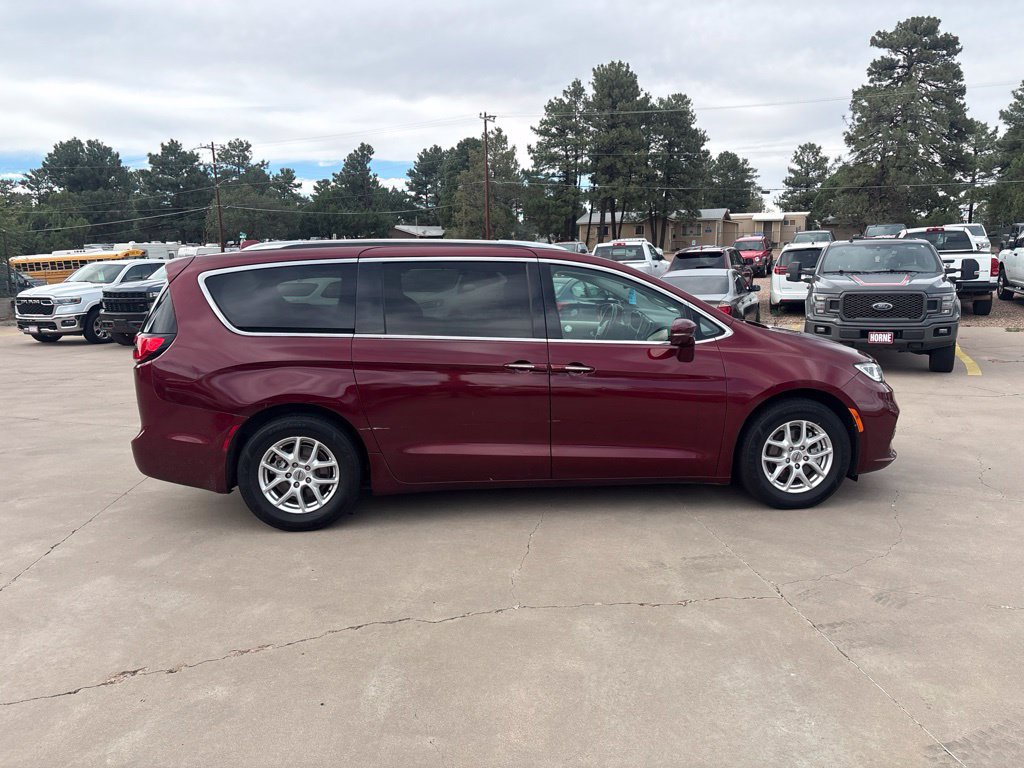 Used 2021 Chrysler Pacifica Touring-L FWD image 8