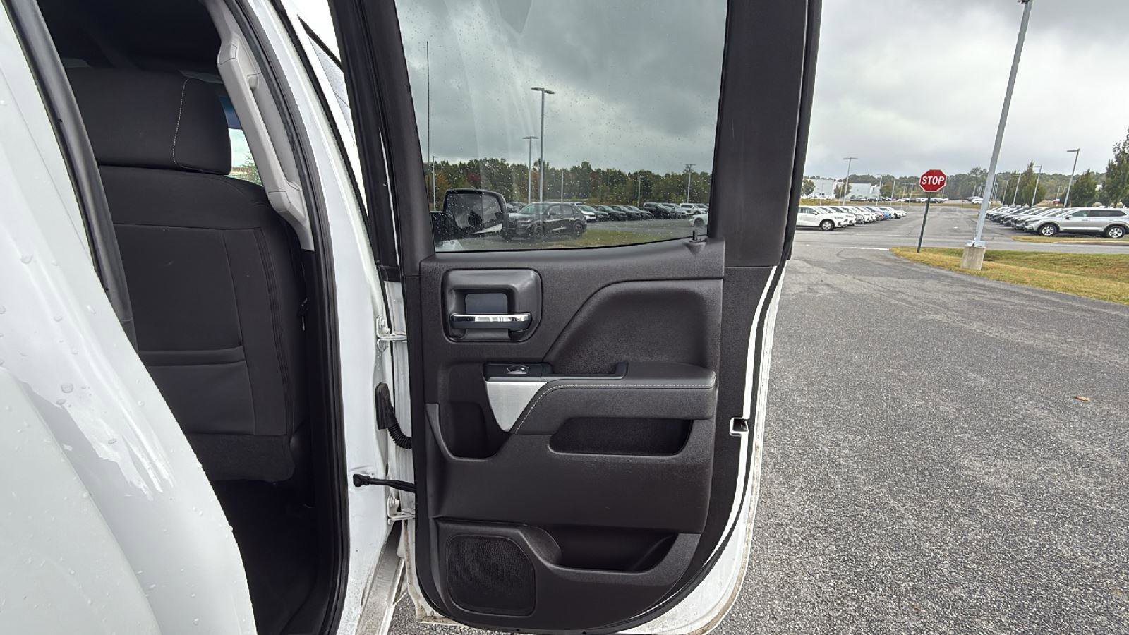 Used 2018 Chevrolet Silverado 1500 LT w/ Redline Edition image 18