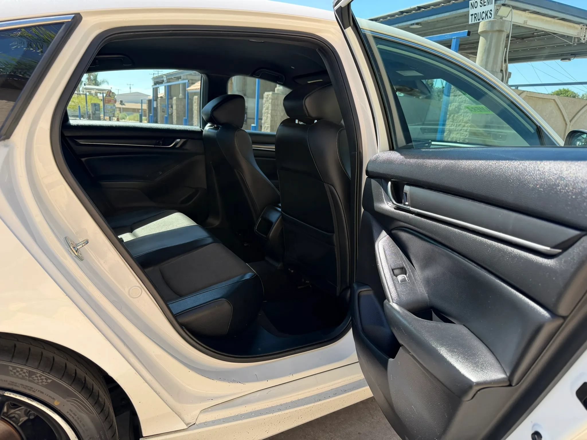 Used 2018 Honda Accord Sport image 5
