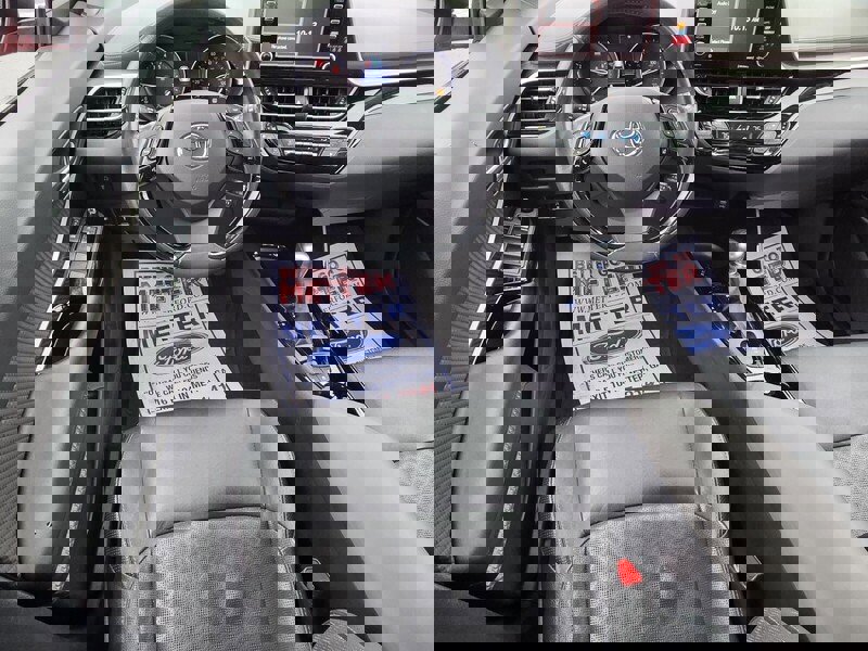 Used 2022 Toyota C-HR Limited FWD image 7