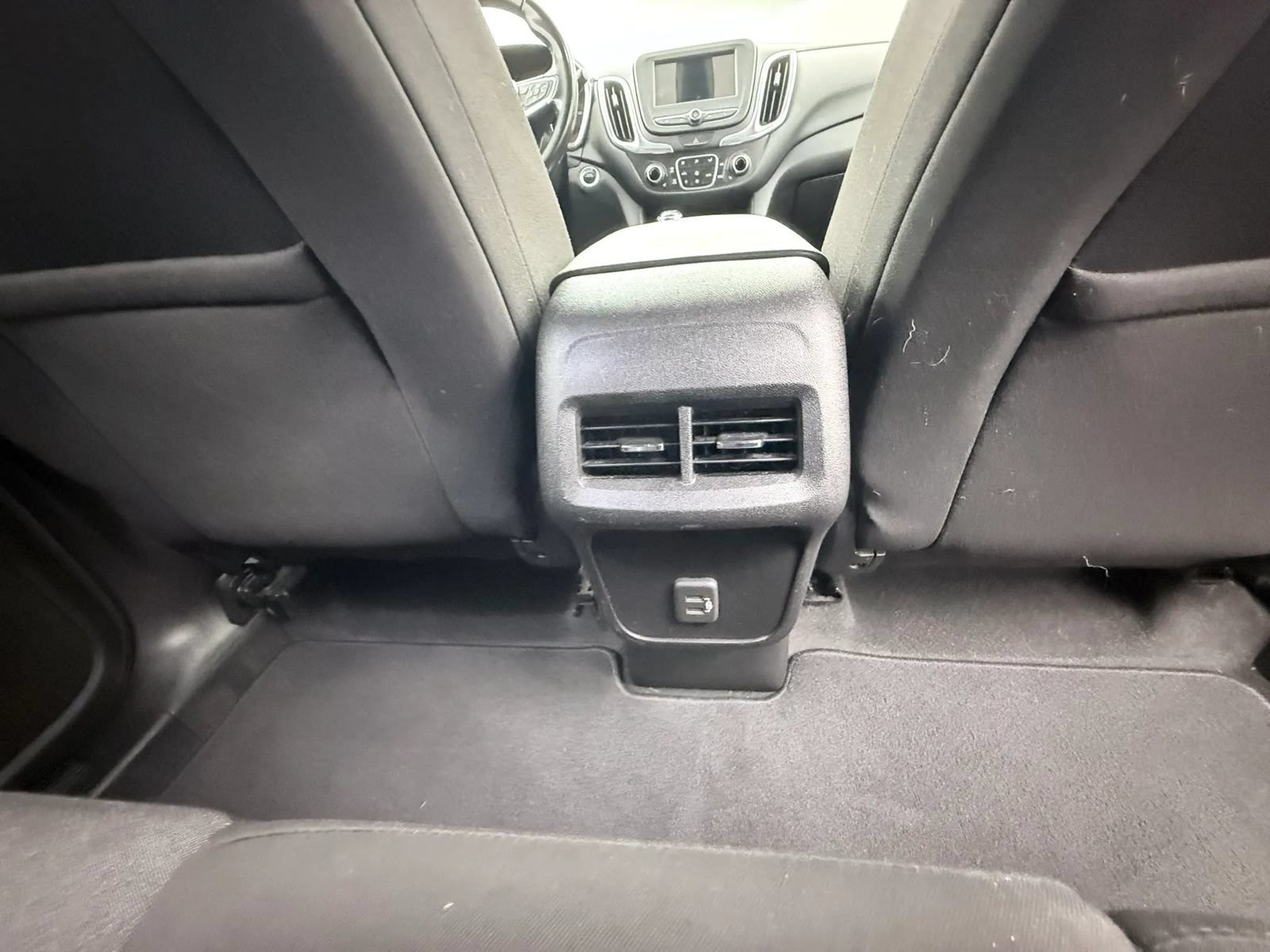Used 2019 Chevrolet Equinox LT FWD image 18