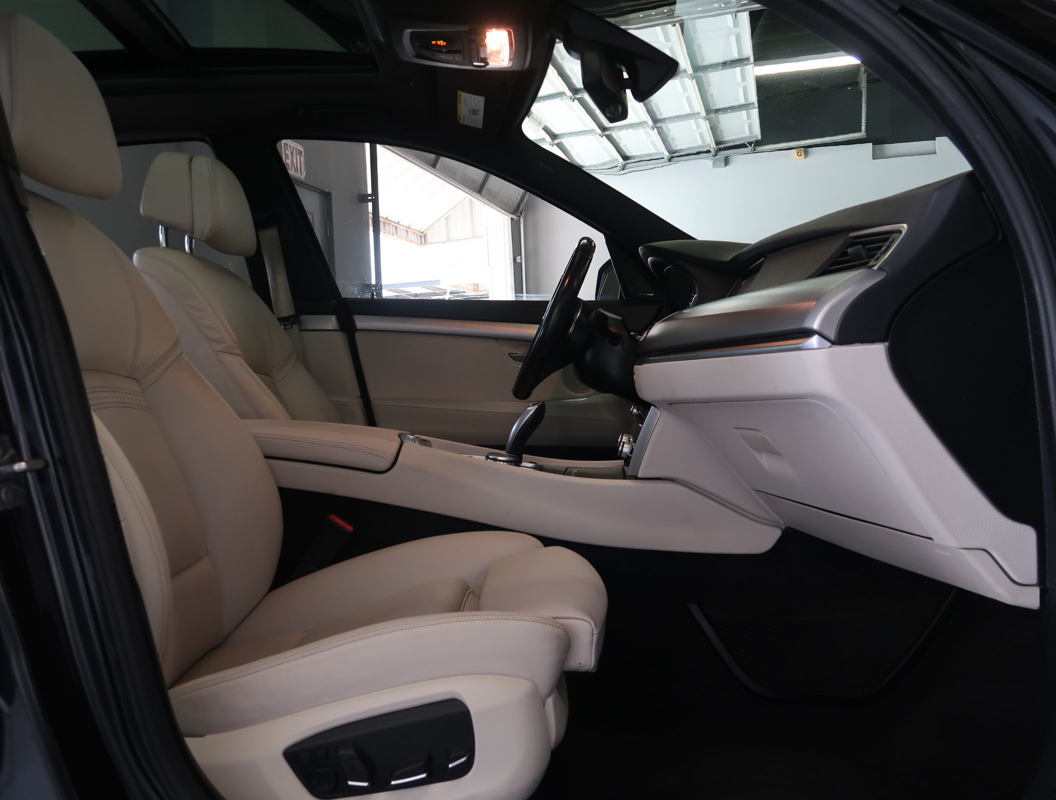 Used 2017 BMW 535i Gran Turismo RWD image 28