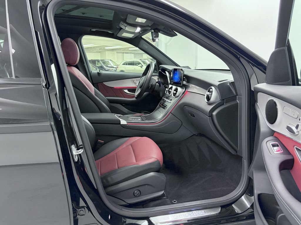 Used 2021 Mercedes-Benz GLC 300 4MATIC image 19